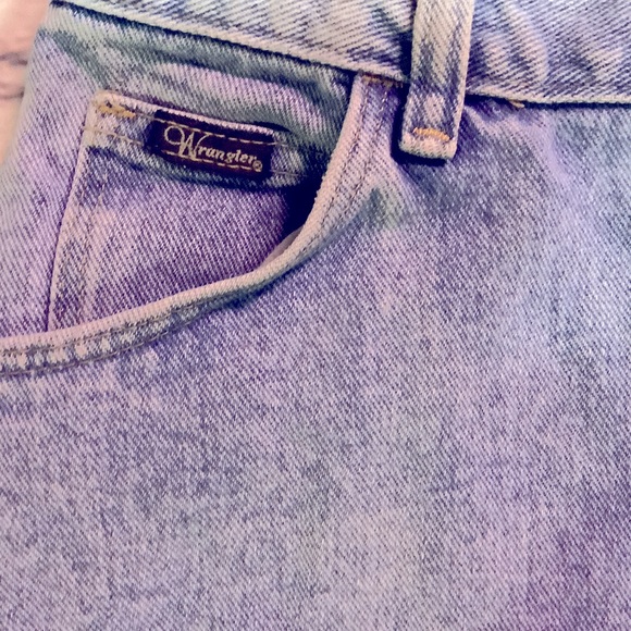 WRANGLER JEANS. Size 28 - Picture 3 of 4